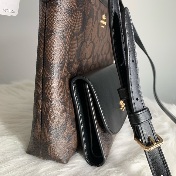 COACH Signature Zip File Crossbody / Wallet Set - Picture 6 of 8